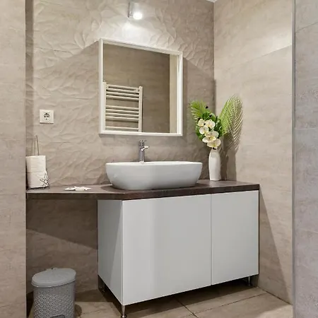Aquarius: Upscale Flat In The Heart Of Bucharest! Appartement