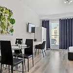 Aquarius: Upscale Flat In The Heart Of Bucharest! *