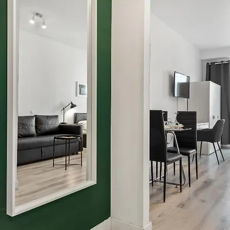 Aquarius: Upscale Flat In The Heart Of Bucharest!