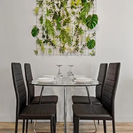 Aquarius: Upscale Flat In The Heart Of Bucharest! דירה