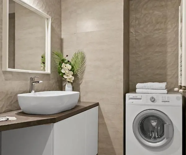 Aquarius: Upscale Flat In The Heart Of Bucharest! * بوخارست