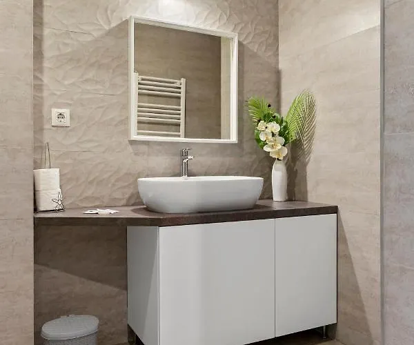 Aquarius: Upscale Flat In The Heart Of Bucharest! Apartament