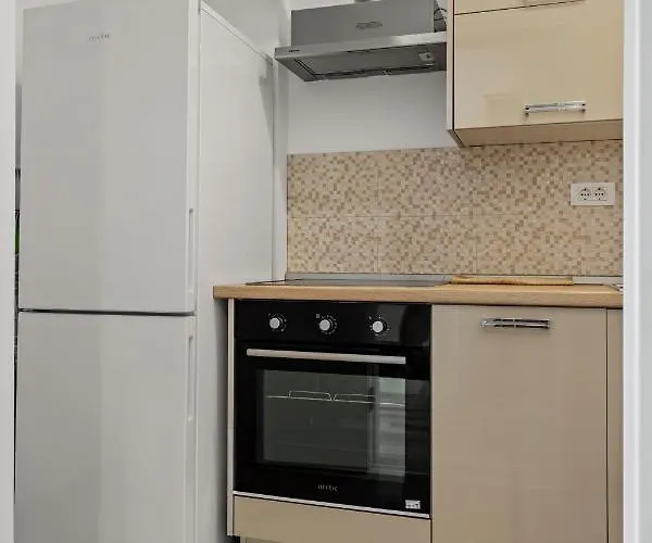 Aquarius: Upscale Flat In The Heart Of Bucharest! Appartamento
